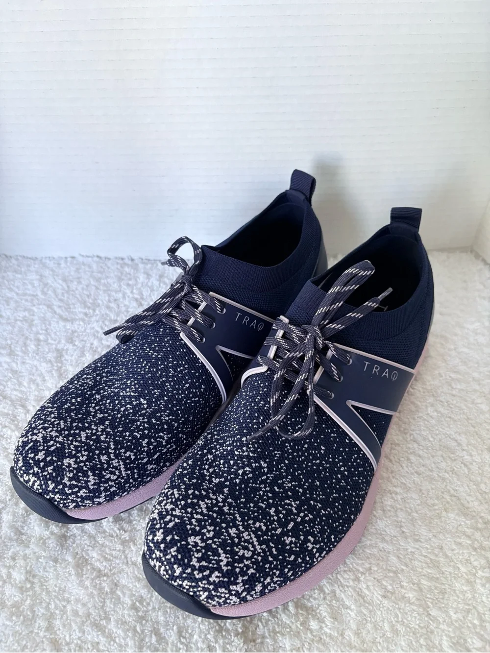Traq by Algeria lavender fitness walking sneakers Women’s Size 42/US 11.5 NWOT